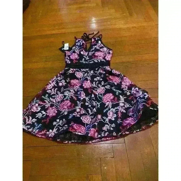 By & By Dress NWT Size 5 Embroidered Floral Print Spaghetti Straps - Picture 4 of 4